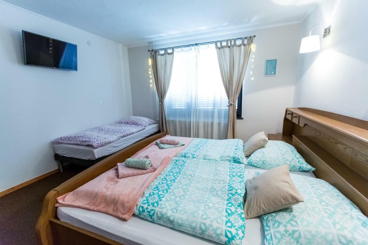 Rooms Malina Blejska Dobrava Exterior foto